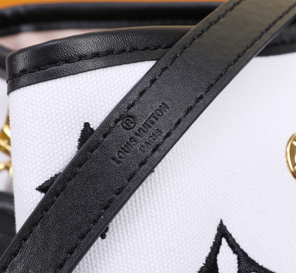 ルイヴィトンバッグ角部分ディテール